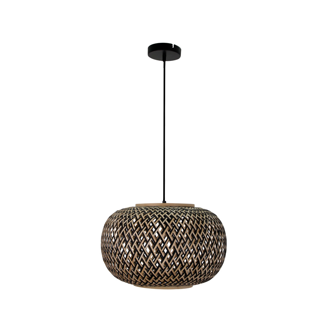 Close-up van het geweven bamboe en de zwarte details van de Various Weaving hanglamp Ø44 cm.