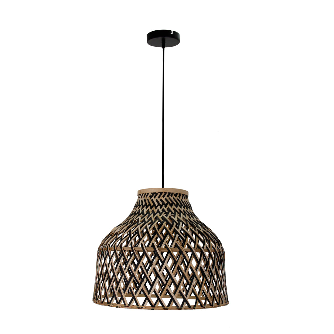 Close-up van het bamboe weefwerk en de zwarte afwerking van de Various Weaving 1-lichts hanglamp, met focus op het natuurlijke design.