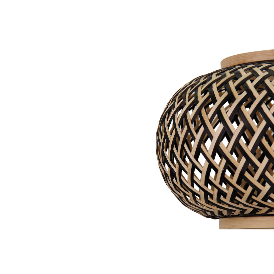 Close-up van de bamboe structuur van de Various Weaving plafondlamp Ø38 cm.