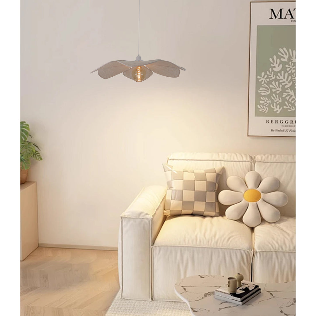 De Various Schmetterling hanglamp in wit heeft een Ø80 cm kap. Een moderne, stijlvolle hanglamp die een eigentijdse uitstraling biedt voor elk interieur.