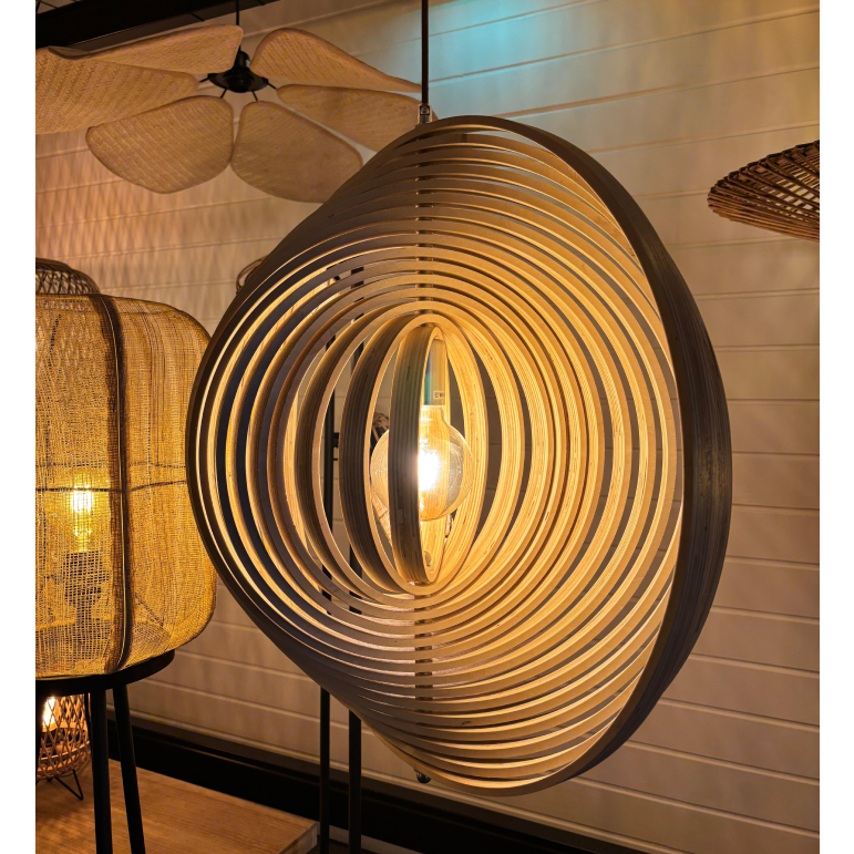 Ronde houten hanglamp van Chericoni Ring serie met minimalistische uitstraling.