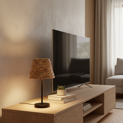 Japandi tafellamp voor een gezellig en warm interieur.