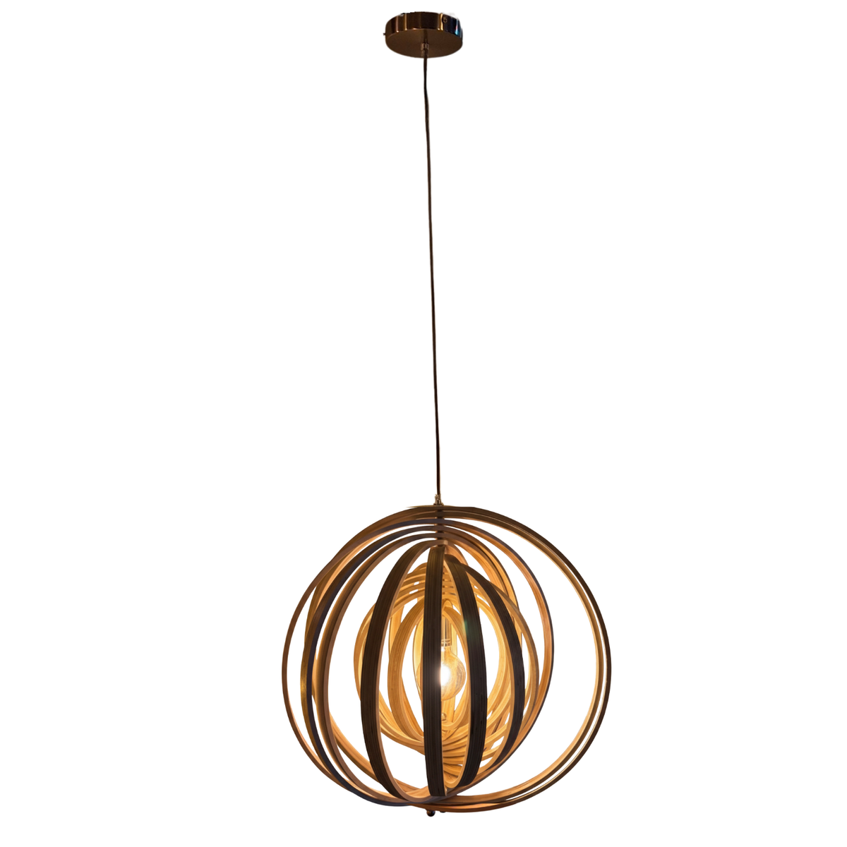 Natuurlijke hanglamp in modern design, perfect voor boven de eettafel. Een sfeervolle toevoeging aan elk interieur.