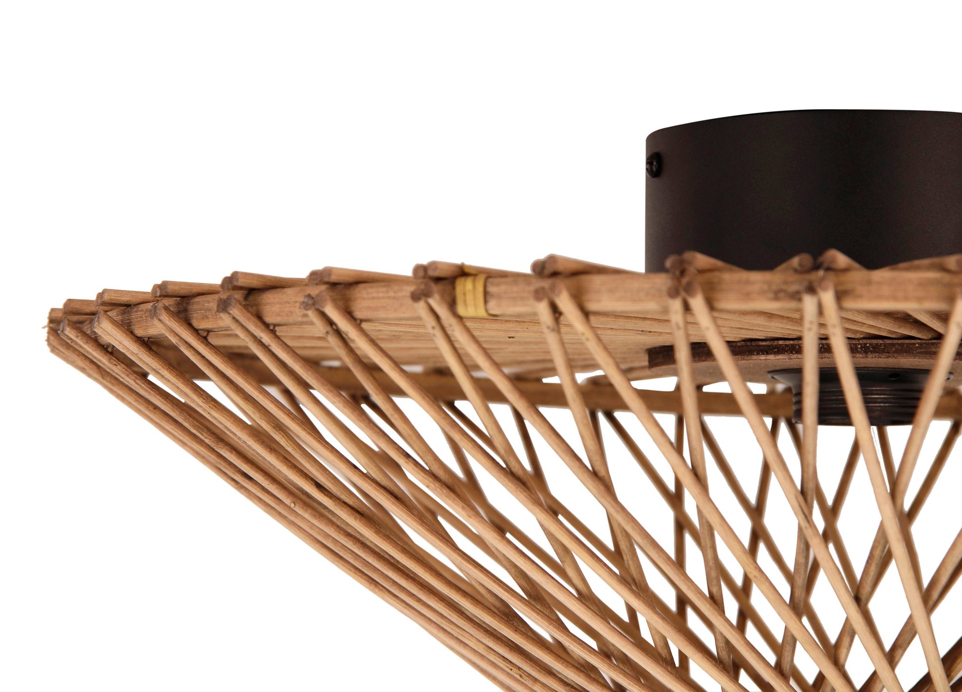 De Chericoni Nature Capello Plafondlamp (Ø60 cm) van bamboe met FSC-keurmerk creëert een warme en natuurlijke sfeer in huis. Deze stijlvolle plafondlamp met E27 fitting is perfect voor de woonkamer, slaapkamer of hal.