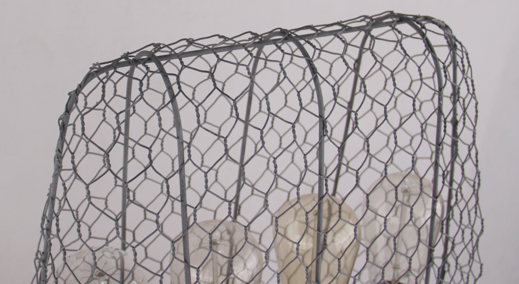 Chericoni Quattro tafellamp met stoere betonbasis en houten details, 4-lichts, E27 fitting.
