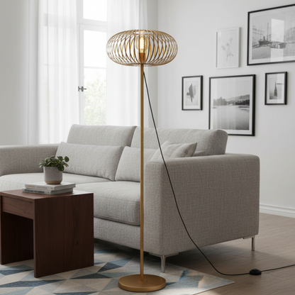 Stijlvolle Curvato vloerlamp in goud met ronde kap, 1-lichts design.