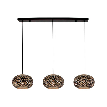 Various Weaving 3-lichts hanglamp met drie bamboe kapjes Ø28 cm in natuur en zwart, afgebeeld tegen een neutrale achtergrond.