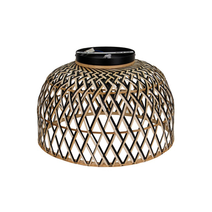 Close-up van het geweven bamboe design van de Various Weaving plafondlamp Ø47 cm.