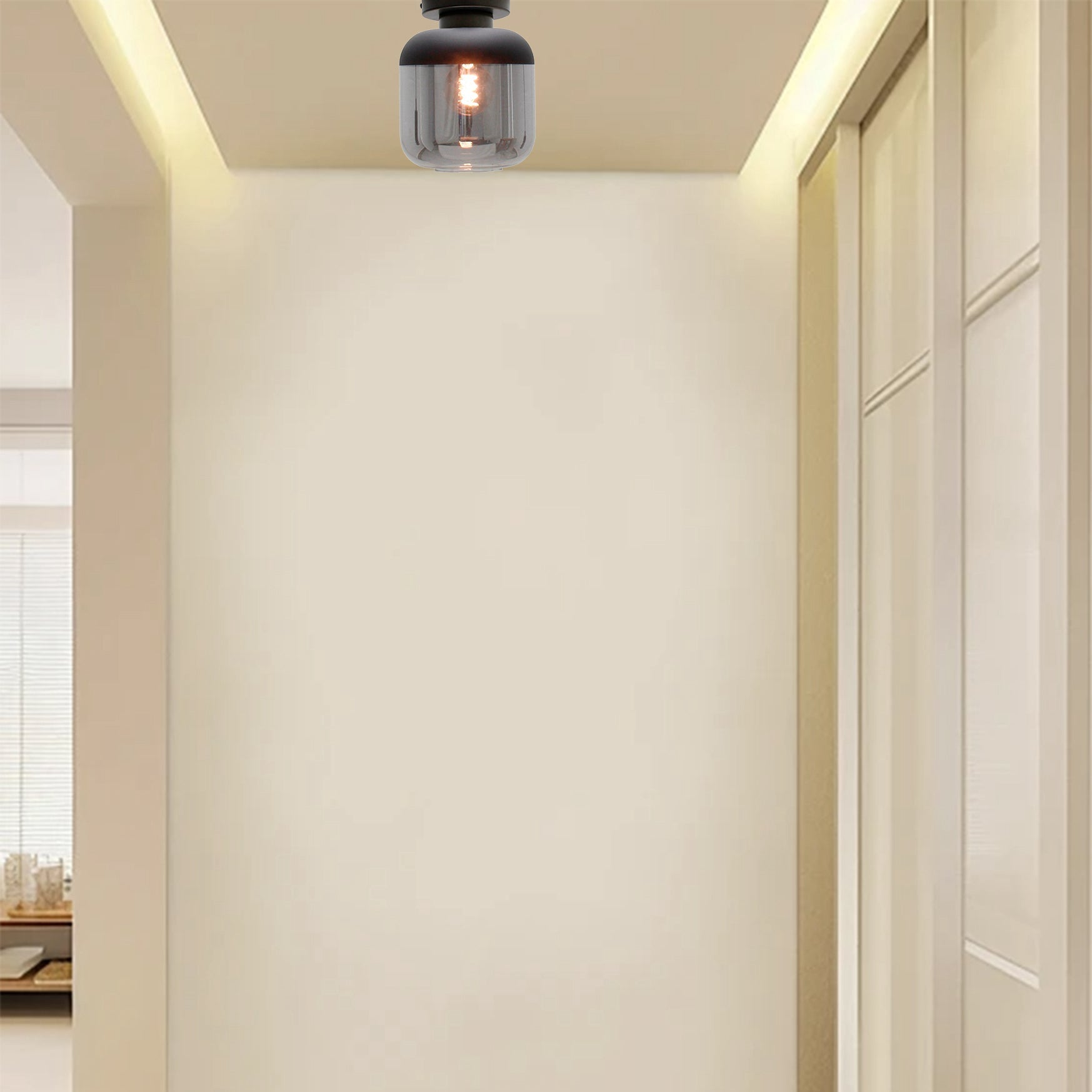 Zwarte Specchio Opaco Plafondlamp met een diameter van 21 cm. De lamp heeft een minimalistische en moderne vormgeving met een matte afwerking.