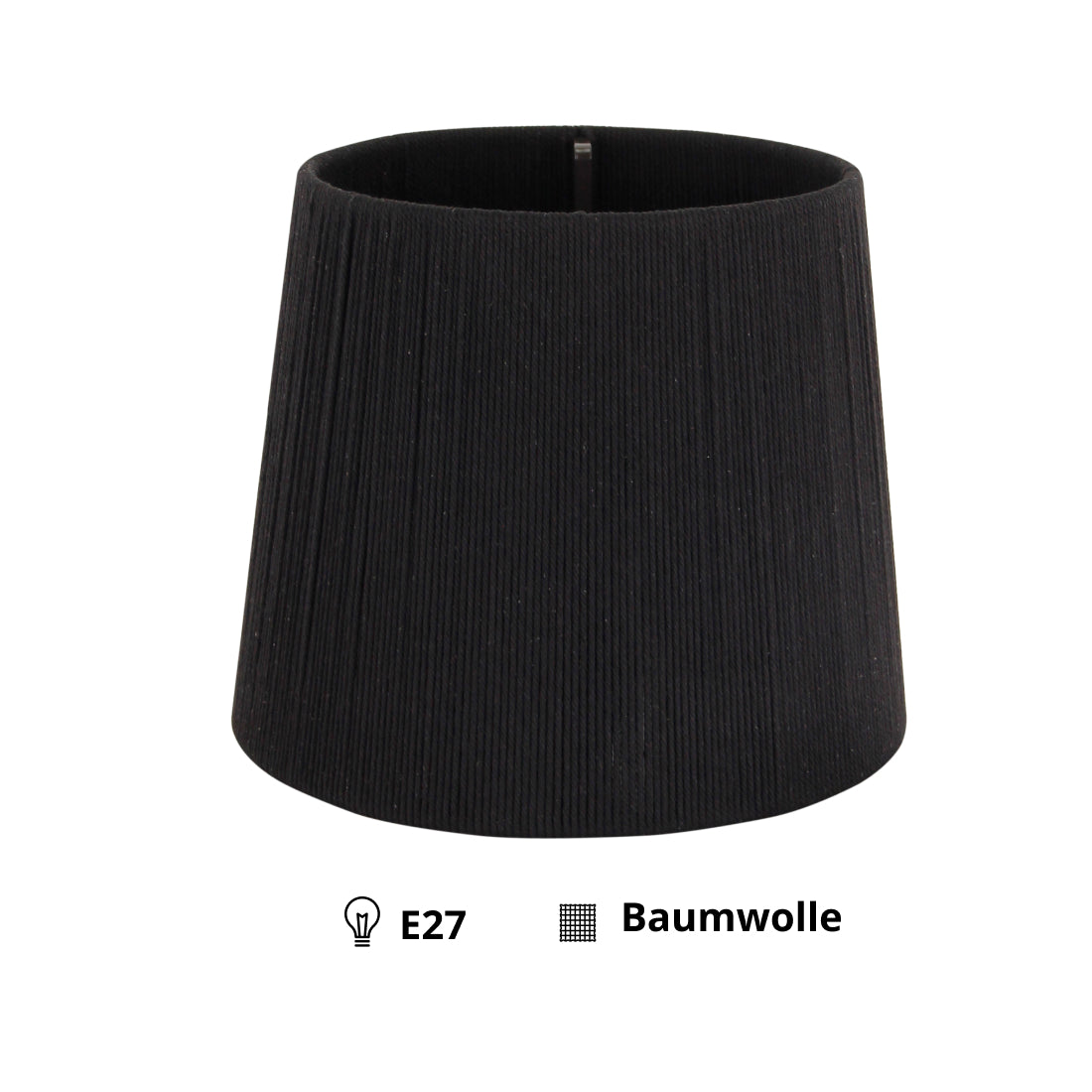 Luxe zwarte lampenkap met natuurlijke materialen voor een modern interieur.