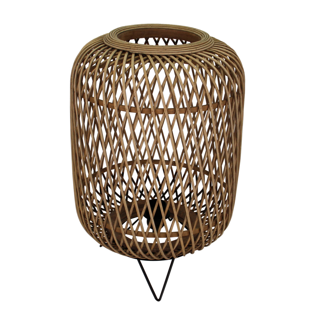De Various Woven Cross Tafellamp (Ø32 cm) is een uniek en natuurlijk ontwerp van bamboe met FSC-keurmerk. Combineer met hanglampen en tafellampen uit dezelfde serie. Ontdek hem nu!