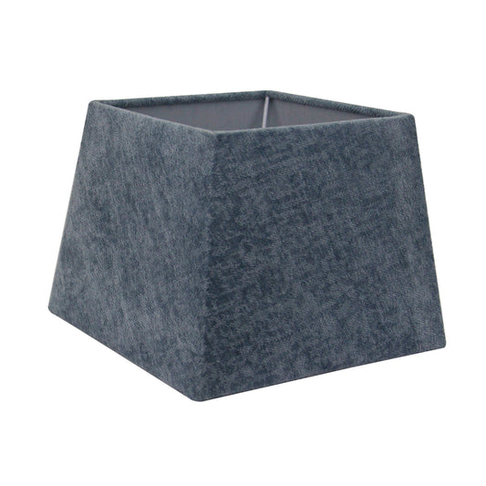 De Various Wooley lampenkap in blauw heeft een diameter van 22 cm. Combineer met een lampenvoet die bij jouw interieur past!