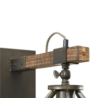 Close-up van het industriële metaal en houten accent van de Chericoni Aperto wandlamp Ø18 cm.
