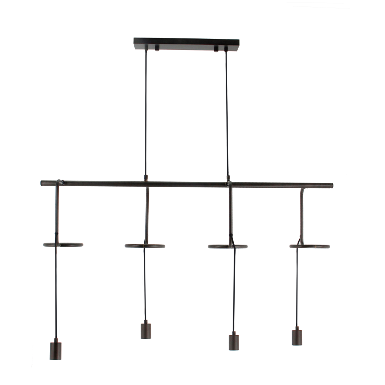 Deze gedetailleerde foto toont de zwarte Anello hanglamp met industrieel karakter.