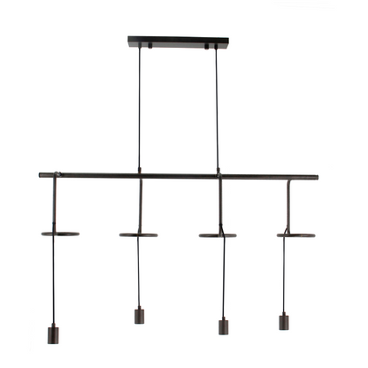 Deze gedetailleerde foto toont de zwarte Anello hanglamp met industrieel karakter.