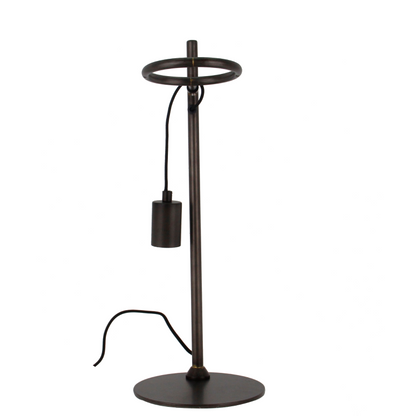De zwarte Anello tafellamp heeft een industrieel design. Perfect voor een moderne uitstraling op je bureau of nachtkastje.