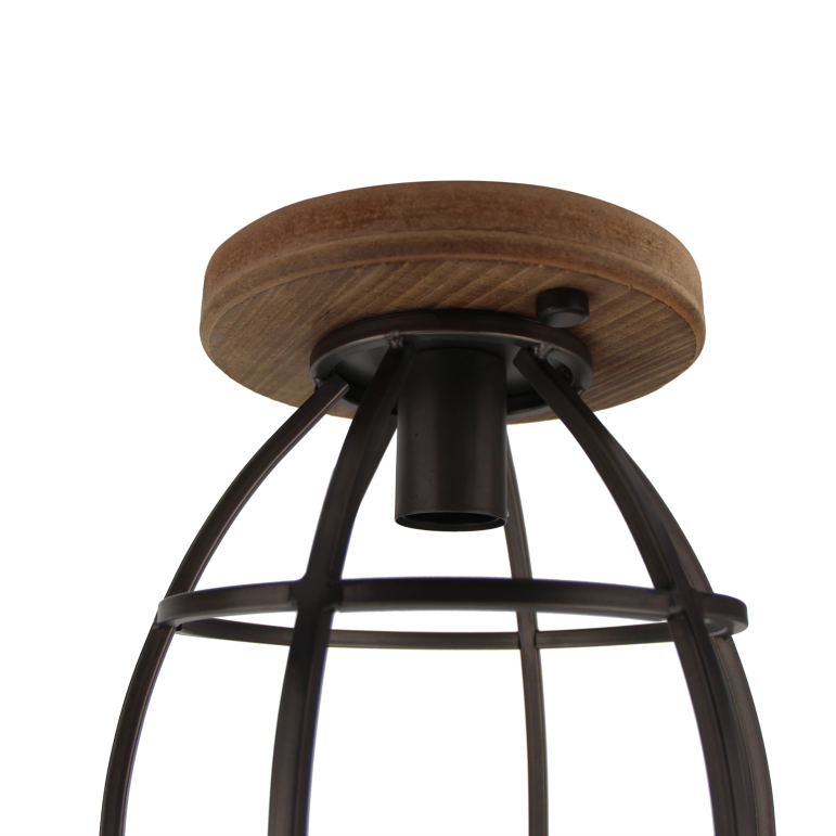 De zwart metalen plafondlamp Aperto heeft een strakke, industriële uitstraling. Perfect voor een moderne ambiance in huis.