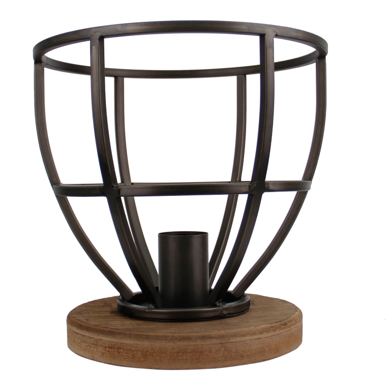 De zwarte Aperto tafellamp heeft een robuuste uitstraling met industrieel design. Perfect voor een sfeervolle tafelsetting.