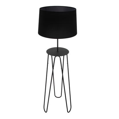 Detailfoto van de Arezzo vloerlamp in zwart, met een industriële uitstraling. Perfect voor een stoere en moderne inrichting.
