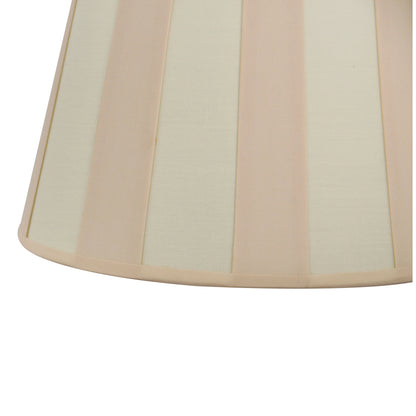 Detailfoto van de crèmekleurige lampenkap Oval. Ideaal voor een warme, uitnodigende sfeer in uw interieur.