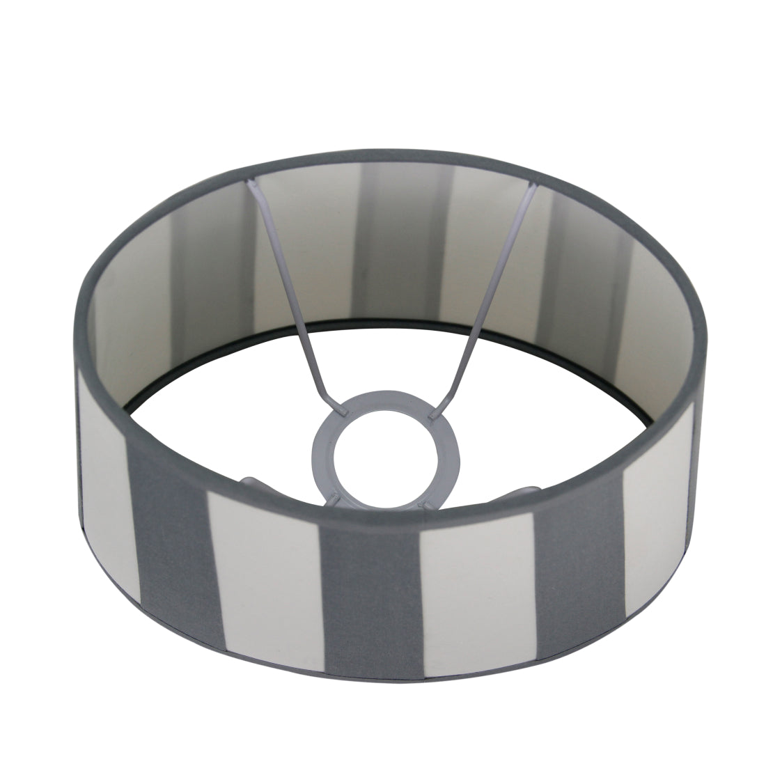 Deze grijze lampenkap uit de Balken serie heeft een ovale vorm. Perfect voor een moderne uitstraling in je interieur.