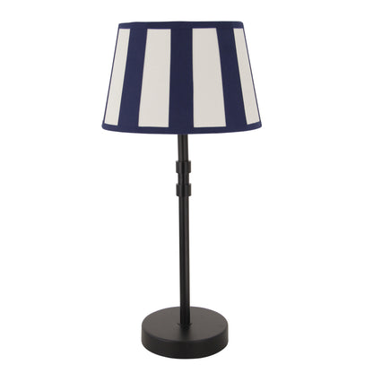 Zachte crèmekleurige lampenkap in ovale vorm. Voeg een vleugje elegantie toe aan jouw interieur met deze sfeervolle kap.