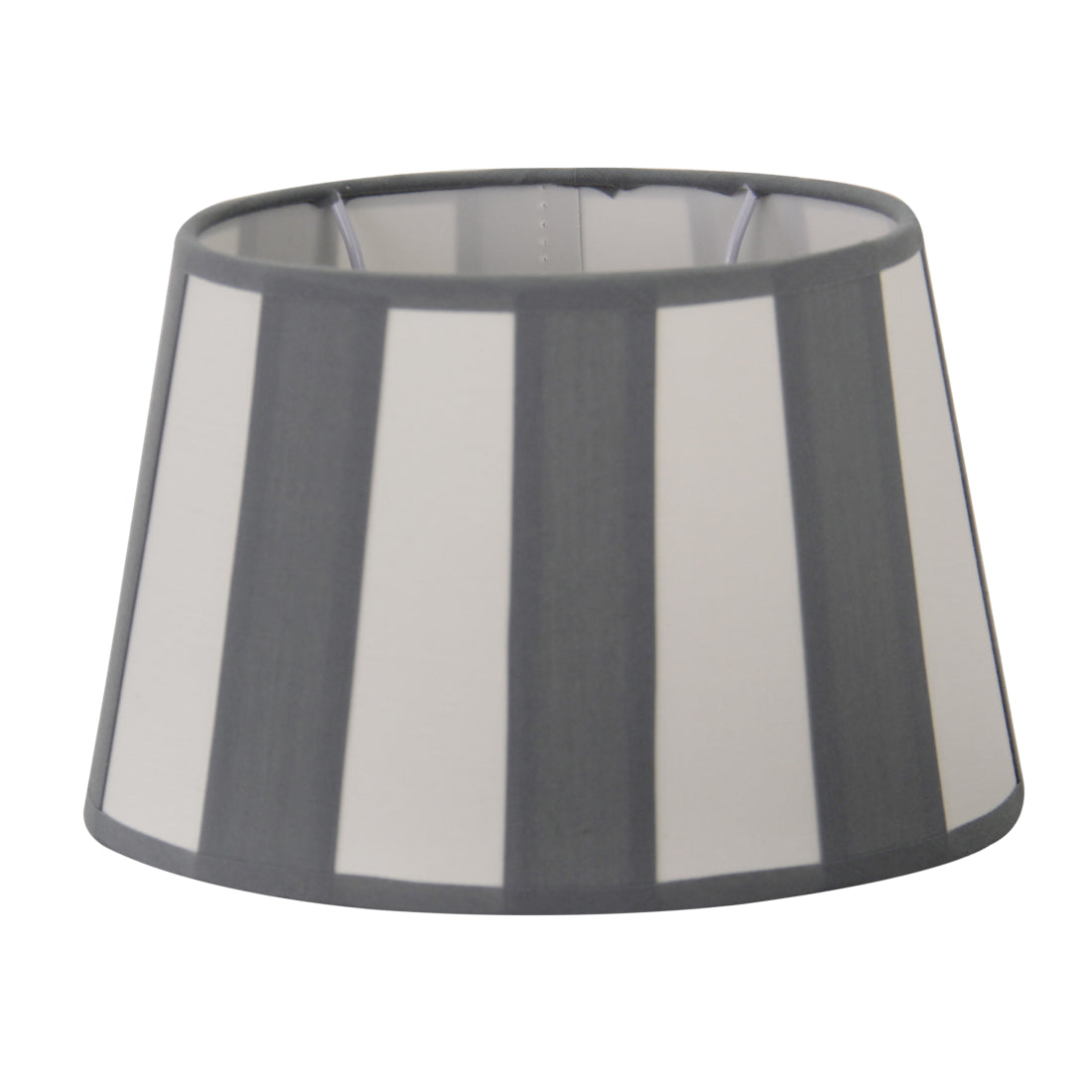 Deze ovalen lampenkap in grijs biedt een tijdloze uitstraling. Perfect voor een moderne touch in jouw interieur.