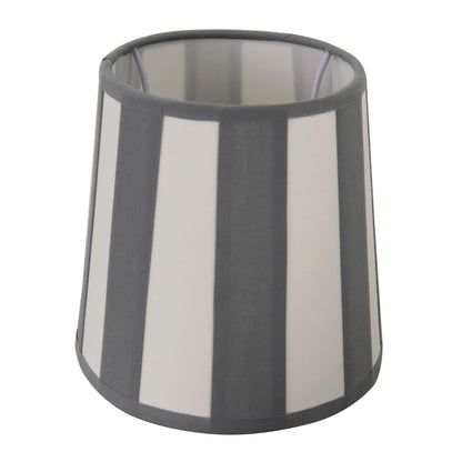 Detail van de ovale lampenkap in grijs, perfect voor een tijdloze ambiance. Ideaal voor sfeervolle verlichting in huis.