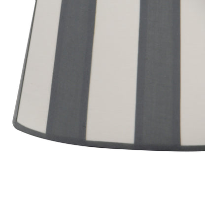 Detailfoto van de grijze lampenkap Oval, perfect voor een tijdloze uitstraling.