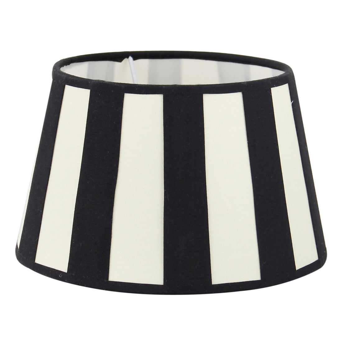 Elegante zwarte lampenkap in een drumvorm. Perfect voor een eigentijdse uitstraling in jouw interieur.