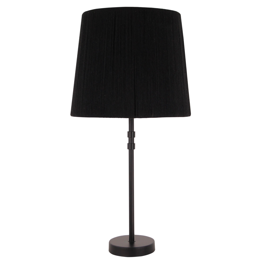 De zwarte lampenkap Dach voegt een moderne touch toe aan je interieur. Geschikt voor sfeervolle verlichting in elke kamer.