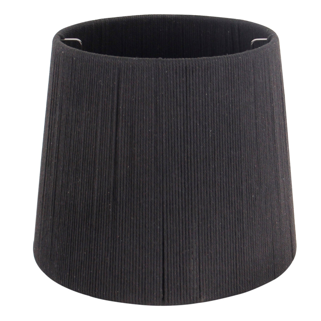 Deze zwarte lampenkap van Ø30 cm voegt een moderne touch toe aan elke ruimte. Perfect voor sfeervolle verlichting!
