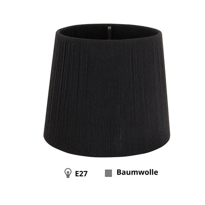Deze zwarte lampenkap Dach voegt een eigentijdse touch toe aan je interieur. Perfect voor een sfeervolle
