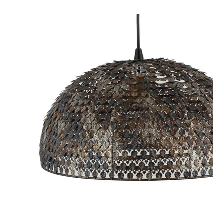 Detail van de zwarte Bilancia hanglamp met modern design. Deze lamp voegt een eigentijdse flair toe aan jouw interieur.