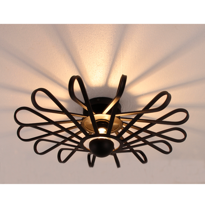 De zwarte Arco plafondlamp geeft een stoere industriële uitstraling aan je interieur. Perfect voor sfeervolle ruimtes.