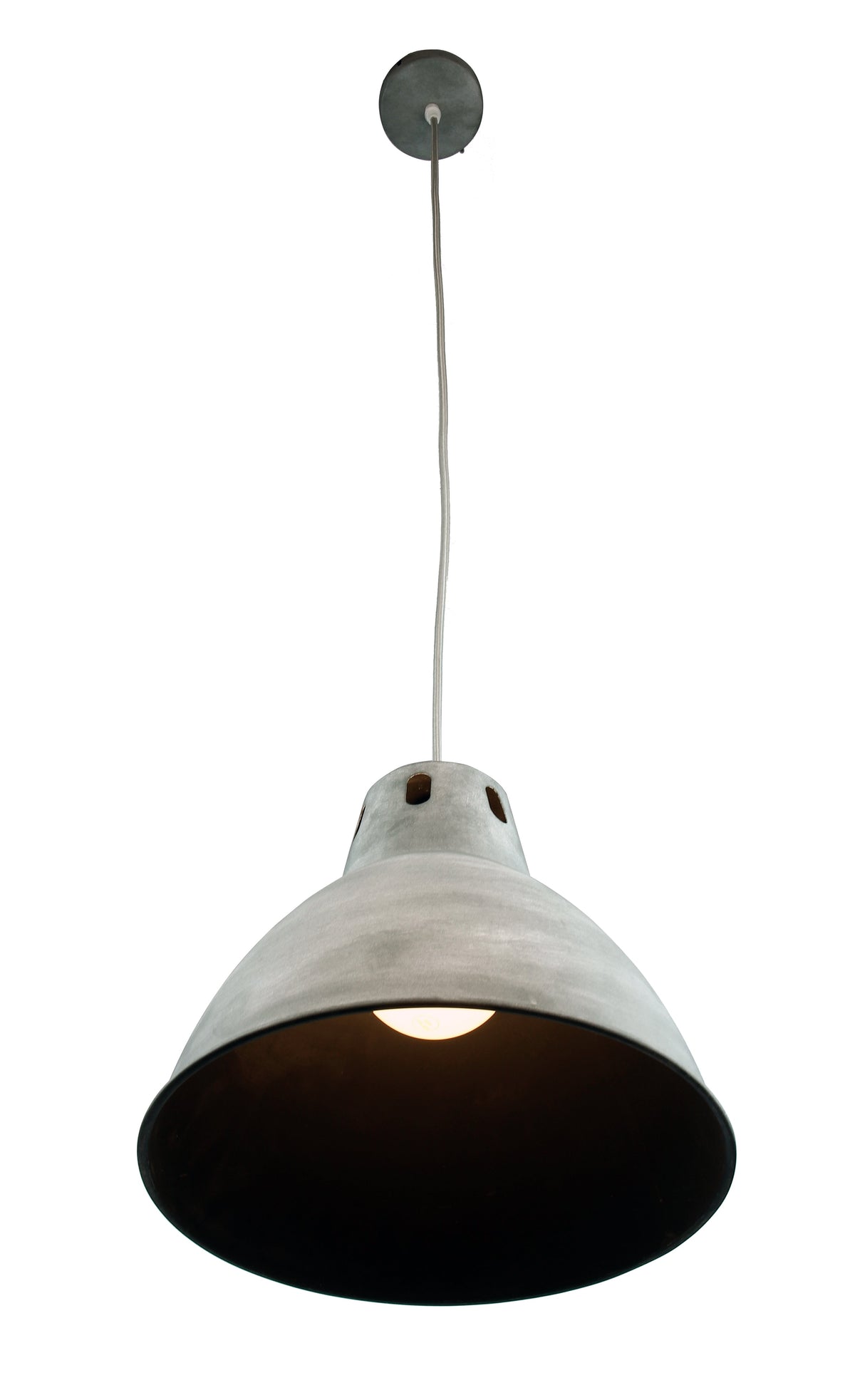De detailfoto van de grijze Cucina hanglamp toont zijn strakke, moderne afwerking. Perfect voor een eigentijdse eethoek.