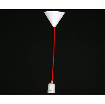 De moderne witte hanglamp Corda voegt een frisse uitstraling toe aan elke ruimte. Perfect voor boven de eettafel.