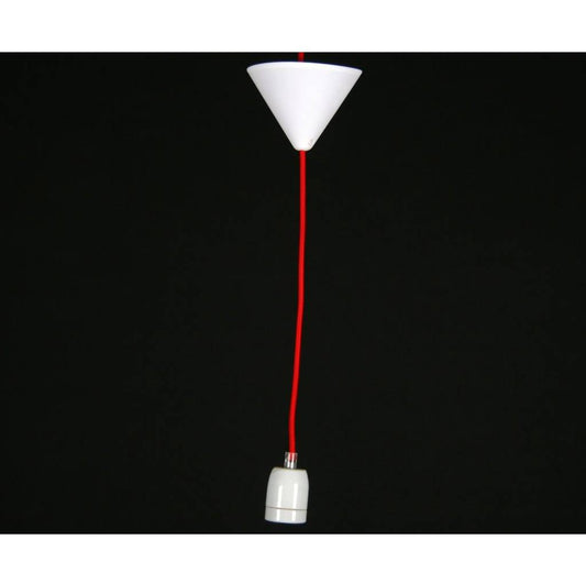 De moderne witte hanglamp Corda voegt een frisse uitstraling toe aan elke ruimte. Perfect voor boven de eettafel.