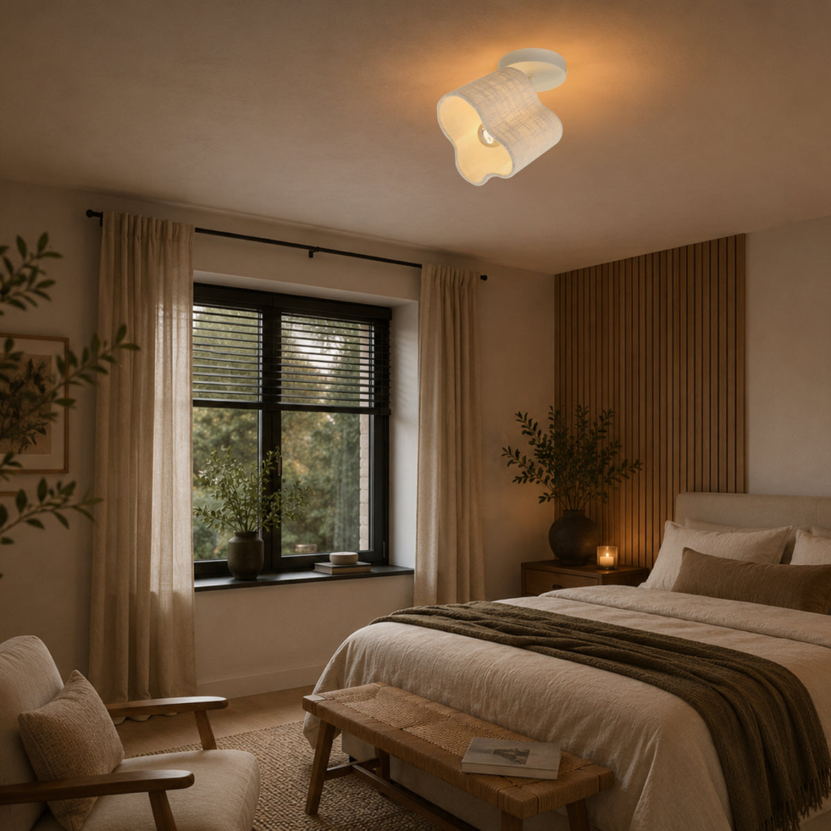 De Caspera plafondlamp in crème voegt een zachte touch toe aan jouw ruimte. Perfect voor een serene Japandi-sfeer.