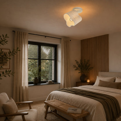 De Caspera plafondlamp in crème voegt een zachte touch toe aan jouw ruimte. Perfect voor een serene Japandi-sfeer.