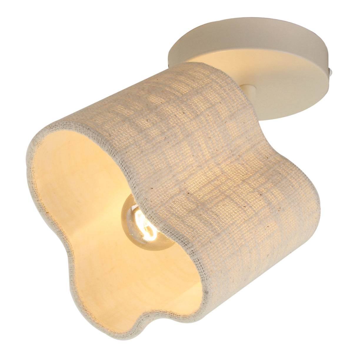 Verken de serene uitstraling van de crèmekleurige Caspera plafondlamp. Perfect voor een rustieke, stijlvolle inrichting.