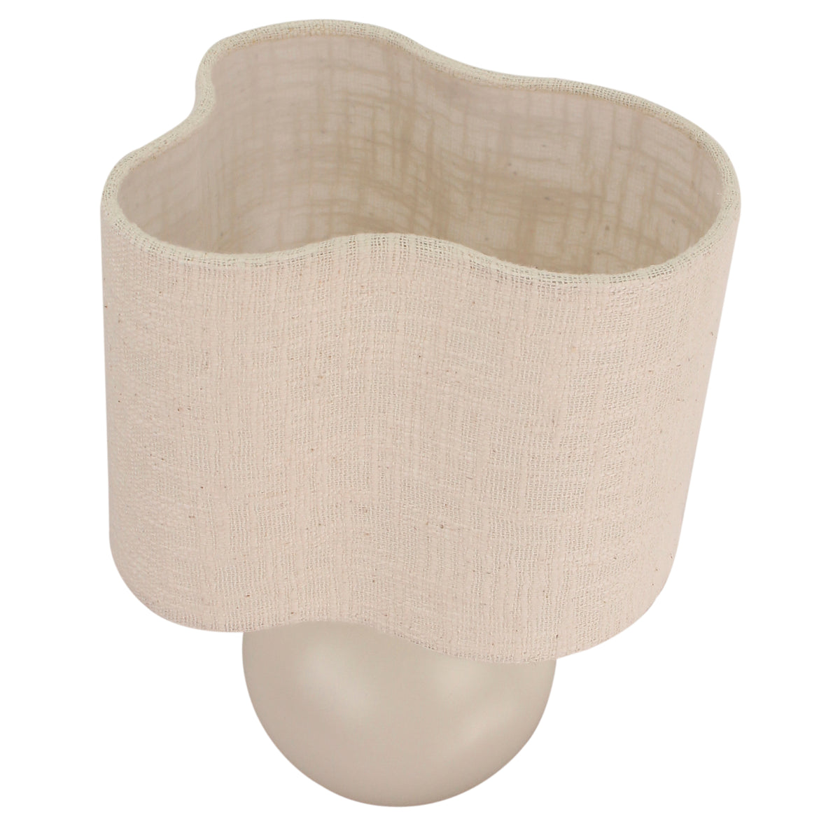 De crème Caspera tafellamp met linnen voegt een warme, Japandi-sfeer toe aan je interieur. Perfect voor sfeervolle avonden.