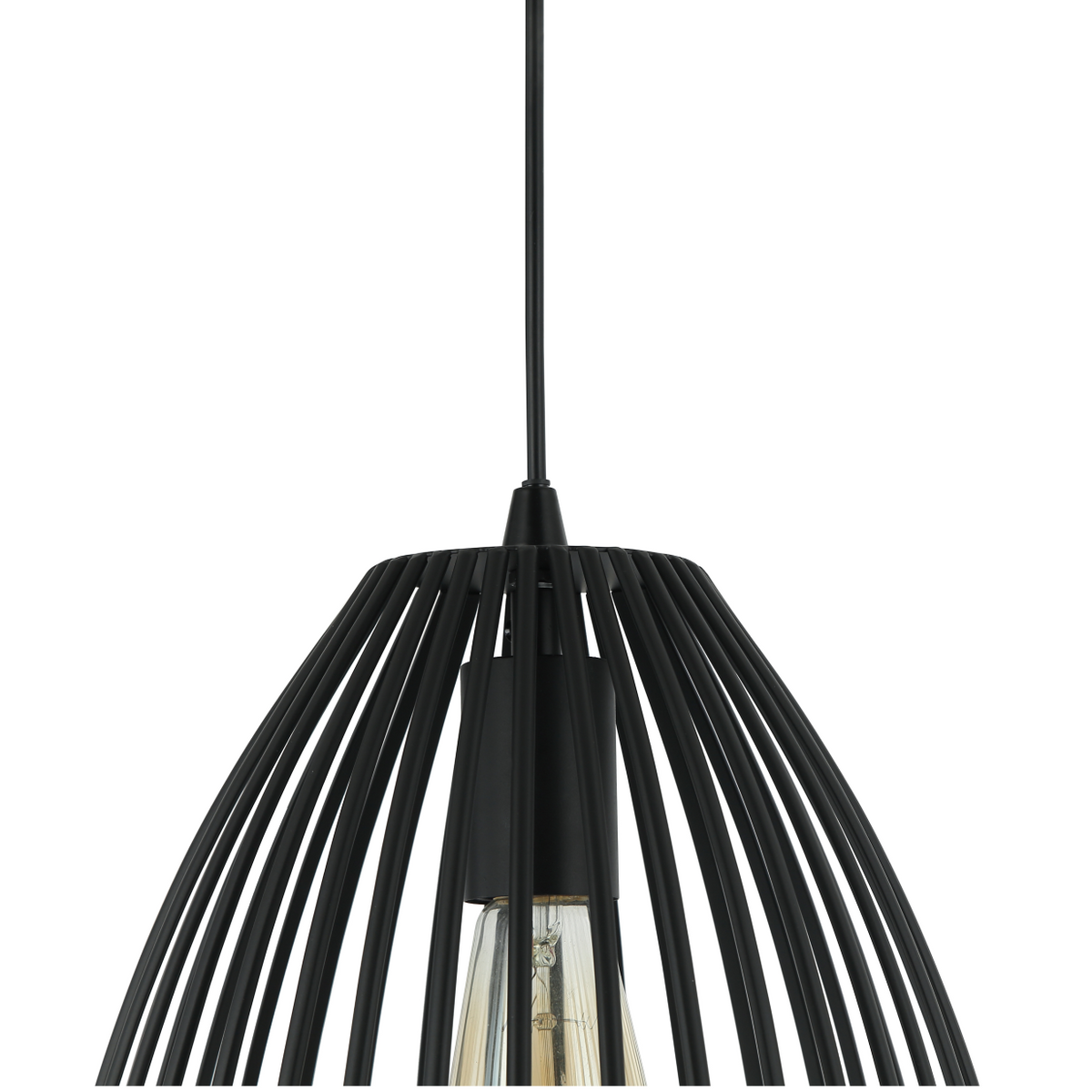De zwarte Rho hanglamp voegt een industrieel design toe aan je interieur. Perfect voor een moderne, sfeervolle uitstraling.