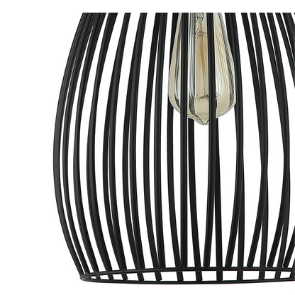 De Rho hanglamp in zwart metaal voegt een industrieel accent toe aan jouw interieur. Perfect voor sfeervolle avonden.