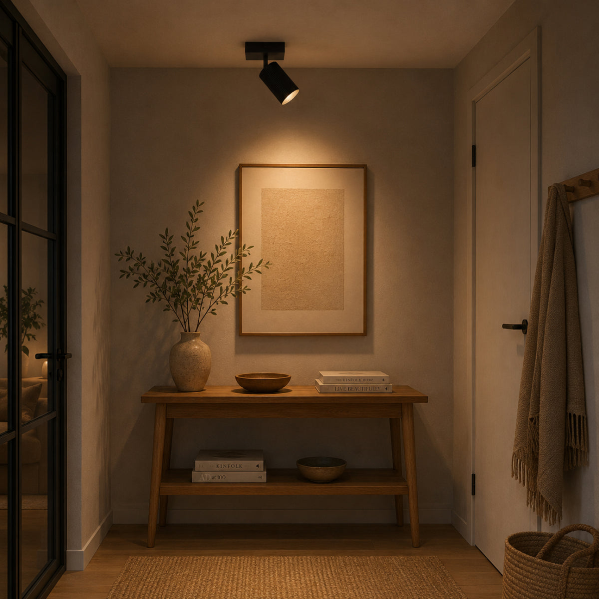 De zwarte Rigo plafondlamp heeft een industrieel ontwerp van metaal. Perfect voor een moderne uitstraling in elke ruimte.