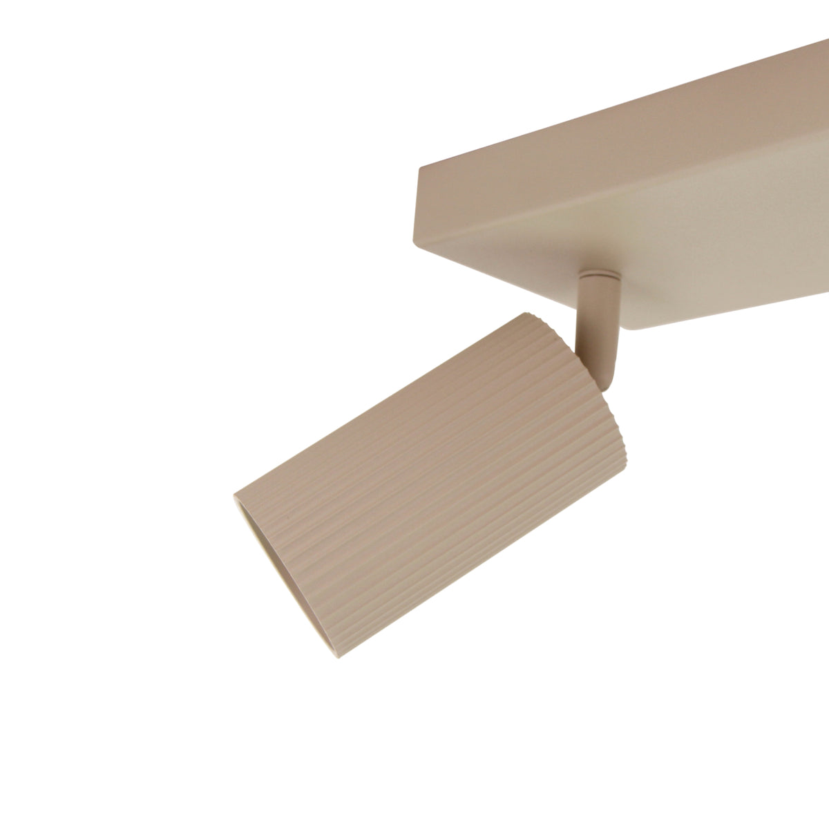 De zandkleurige Rigo plafondlamp voegt warmte toe aan je interieur. Perfect voor een gezellige sfeer in elke ruimte.