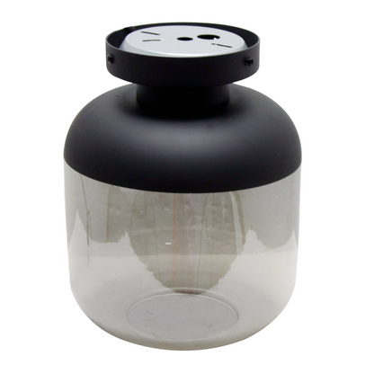 Deze zwarte plafondlamp uit de Specchio serie geeft een moderne uitstraling. Perfect voor sfeervolle verlichting in elke