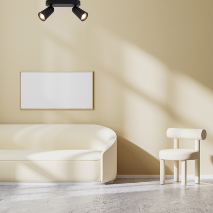 De zwarte Spero plafondlamp straalt moderne elegantie uit. Perfect voor een sfeervolle en stijlvolle ambiance in elke ruimte.