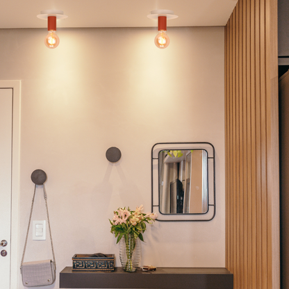 Een speelse roze plafondlamp die warmte en vrolijkheid in elke ruimte brengt. Perfect voor een gezellige sfeer!