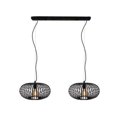 Industriële hanglamp Curvato in stijlvol zwart. Perfect voor een vleugje sfeer boven de eettafel of in de woonkamer.